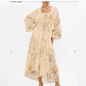 31 NWOT 1000.00CAMILLA Pintuck Layer With Lace Detail
Adorned In Antiquity SMALL